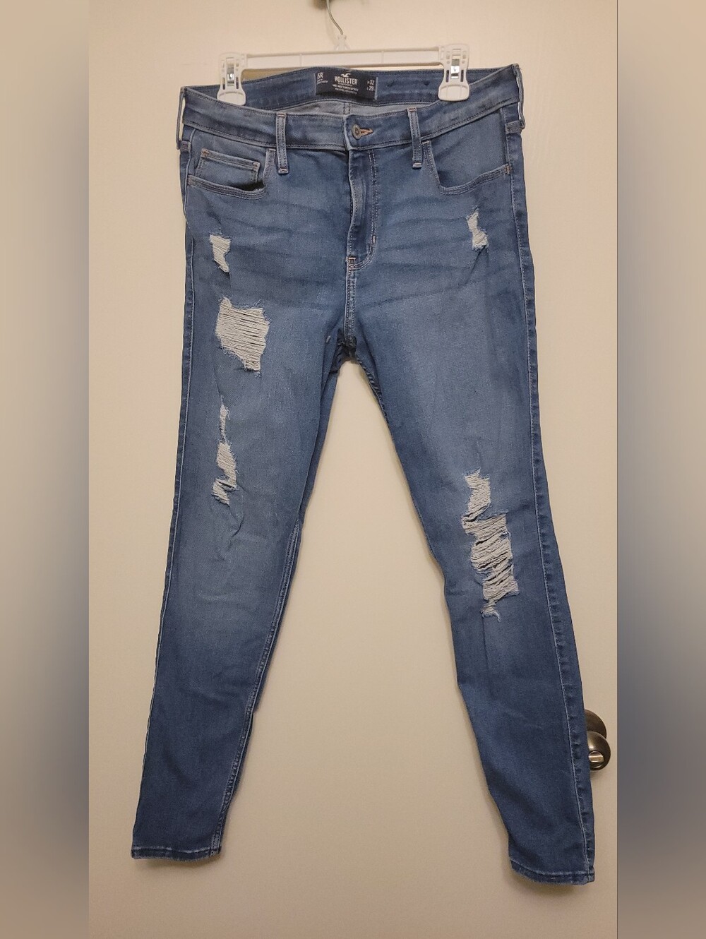 Hollister Women's Medium Blue Ripped Mid-Rise Super Skinny Jeans - Size 15R
